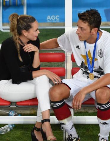 Mandy Capristo & Mesut Özil
