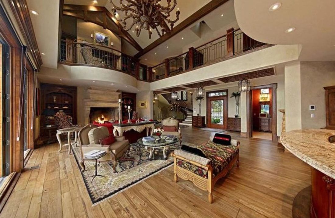 Prince Harry and Meghan Markle spent their first Christmas with baby Archie in a .1 million waterfront Canadian mansion owned by a mystery multi-millionaire. The couple were joined by Meghans mum Doria Ragland at one of the most idyllic spots on Vancouver Island, Canada on December 2019. The eight-bedroom gated estate boasts two beaches and views across the peninsula from the four-acre property. Locals in the islands rural community of North Saanich noticed cameras and fences erected at the property as early as December 19th, and the mansion is now swarming with security guards. One officer from the couples royal protection team was spotted patrolling the roads dressed in a Barbour jacket and driving a black Range Rover, and two other British guards were seen flying out from nearby Victoria International Airport. The French country-inspired mansion has a 11,416 square foot main house with five bedrooms and eight bathrooms and a 2,349 square foot guest cottage with three beds and two baths. Inside the main house is a formal dining room, panelled office with fireplace, large two-storey living room opening to a chefs kitchen with pizza oven, a games room with wet bar, media room and wine tasting room. The property was then bought around 2010 by Bernadette Wolfswinkel - the ex-wife of disgraced Arizona property magnate Conley Wolfswinkel. In 2012, it was put up for sale for .1 million and sold to a mysterious and extremely wealthy businessman around that time. Photo by ABACAPRESS.COM Prince Harry Harry de Galles Prince Harry de Galles Harry of Wales Prince Harry Prince Harry of Wales Duke of Sussex Duc de Sussex Prince Harry Duke of Sussex Prince Harry of Wales Harry of Wales Candid Pap Planque Meghan Markle Duchess of Sussex Markle Meghan Duchesse de Sussex Duchess of Sussex Markle Meghan | 714375_004 Canada