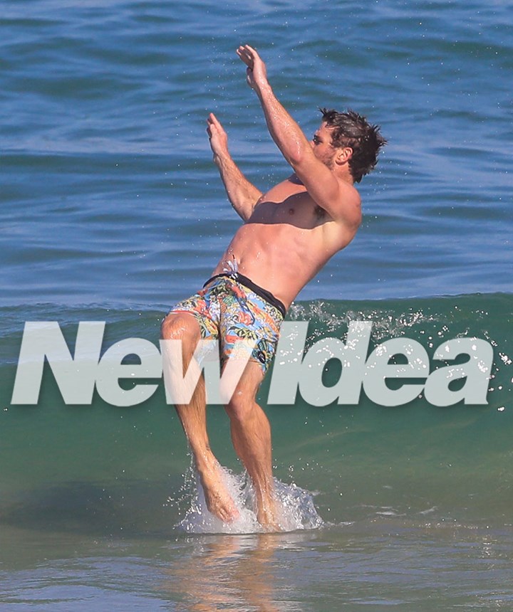 liam-hemsworth-gabriella-beach-kiss-exclusive-7