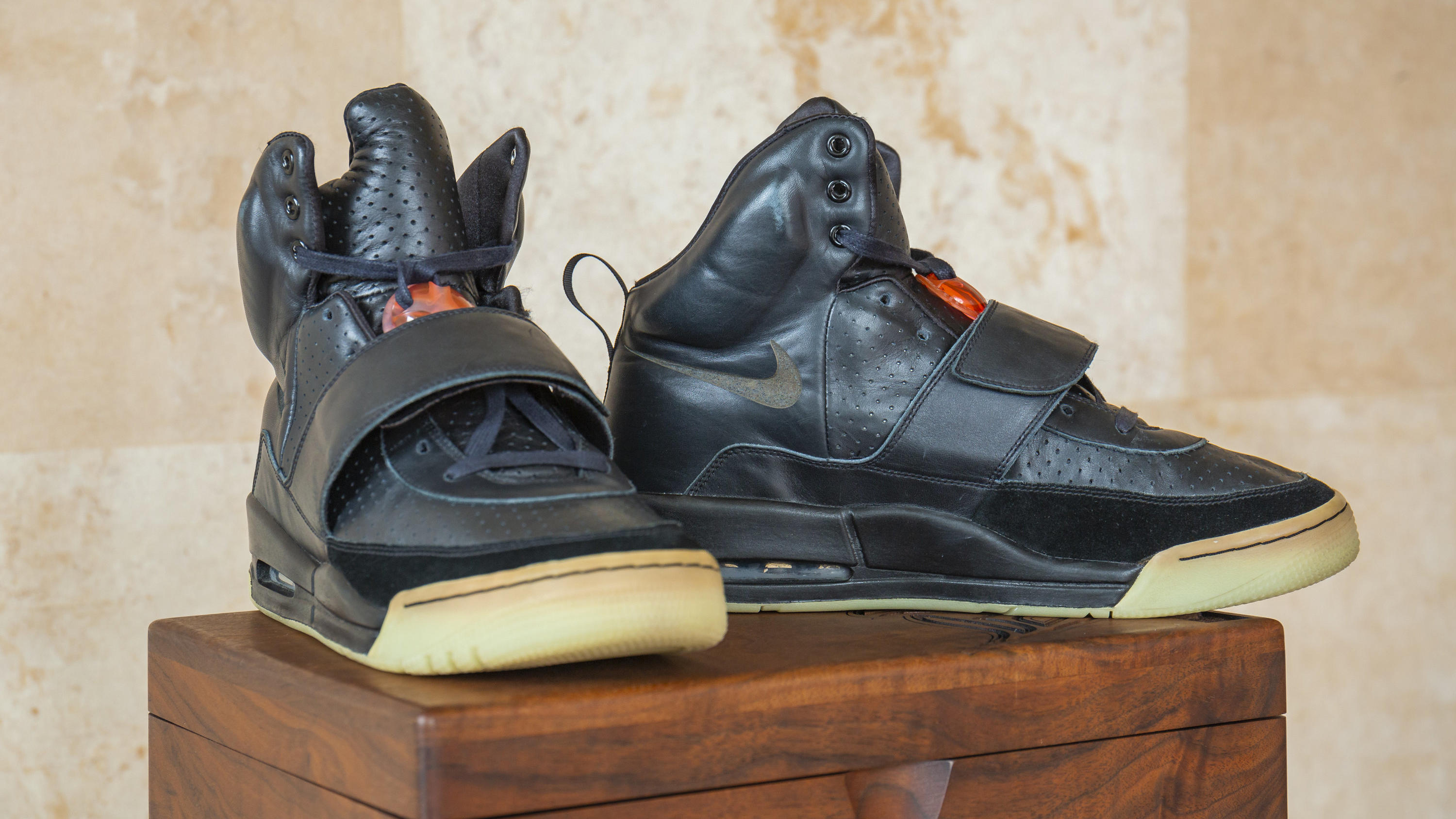 yeezy-1-fuer-1-8-millionen-dollar-versteigert